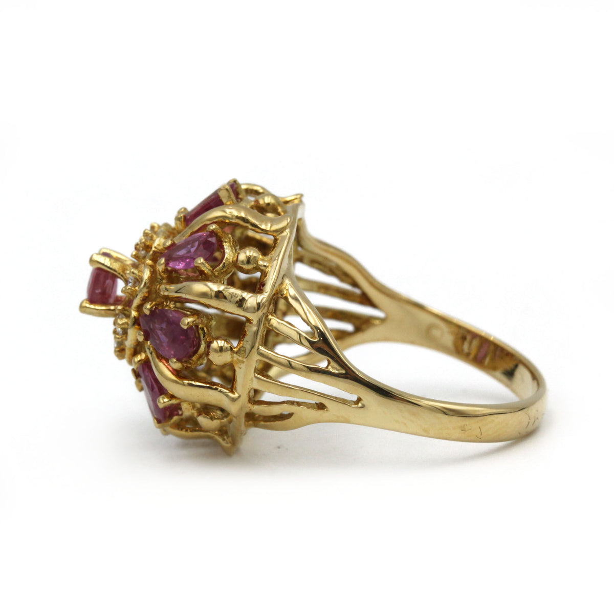 Bague - Or, saphirs rose et diamants