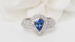 Bague en or blanc, saphir de Ceylan et diamants