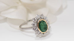 Bague pompadour en or bicolore, émeraude et diamants