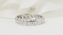 Alliance tour complet en or blanc et diamants