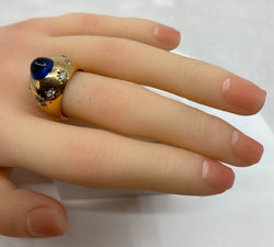 Bague en or 18 carats, saphir cabochon 5.10 ct ceylan non chauffé vers 1940