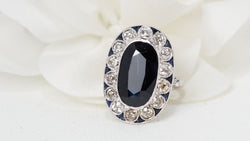 Bague pompadour en platine, saphir et diamants