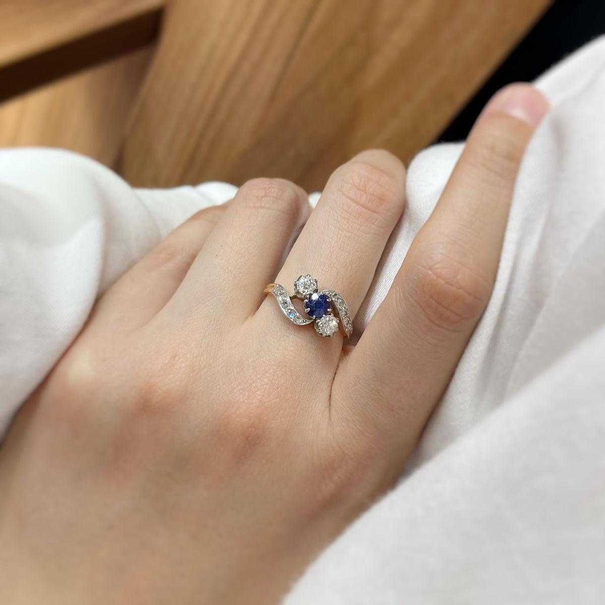 Bague - Or, Platine, Saphir & Diamants