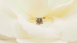 Bague solitaire en or jaune et diamant
