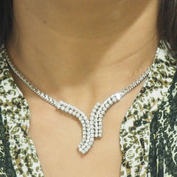 Collier de luxe en or blanc et diamants