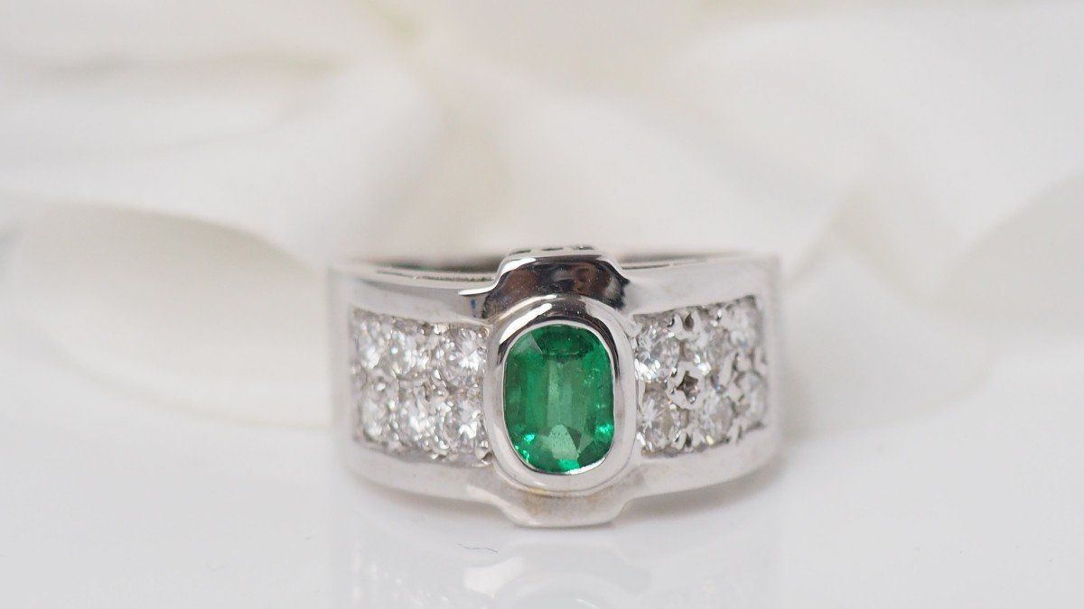 Bague En Or Blanc, Emeraude Et Diamants