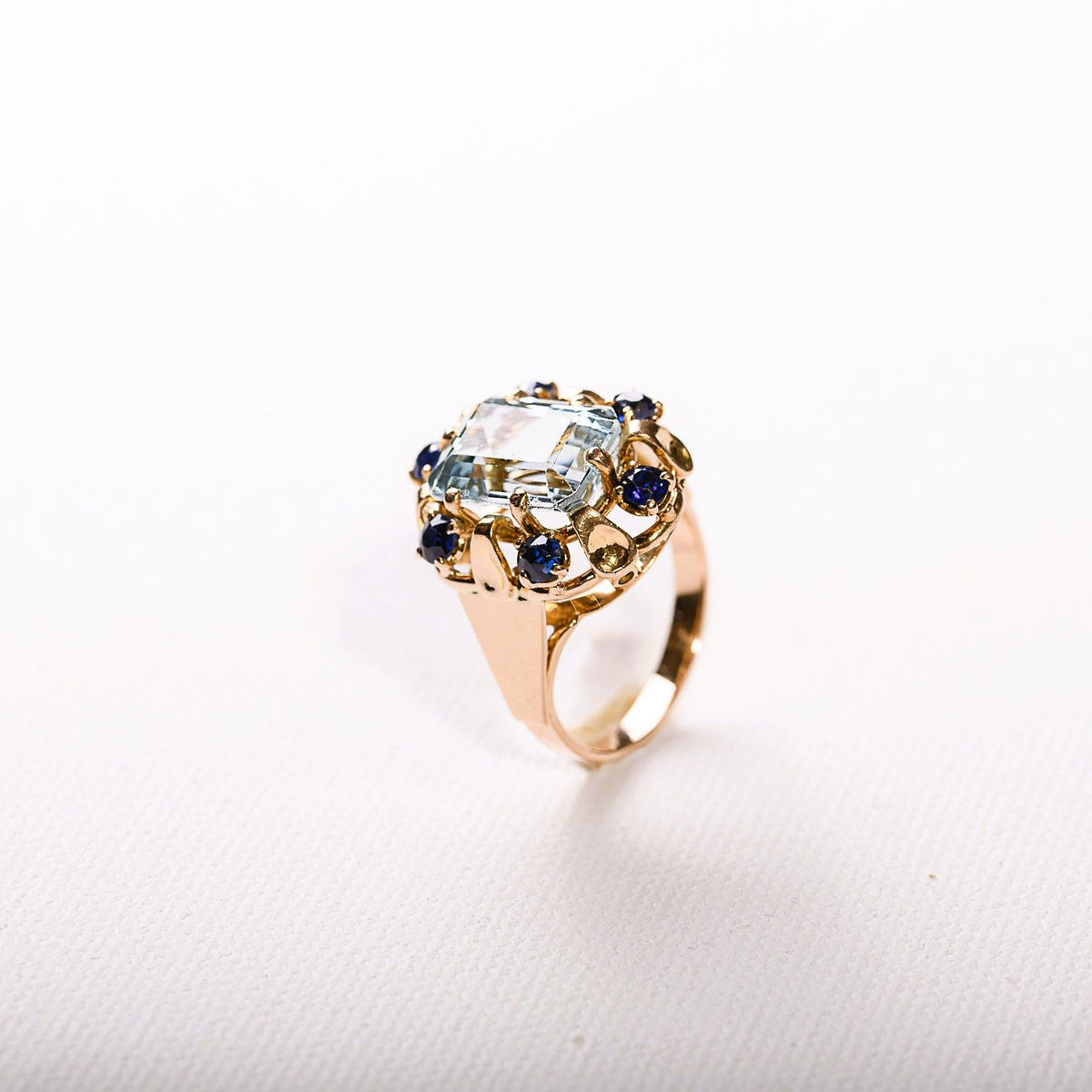 Bague Cocktail en or rose, saphirs et aigue-marine