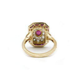 Bague en or jaune, rubis et diamants