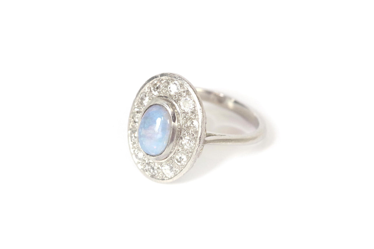 Bague Art Deco opale diamants en platine