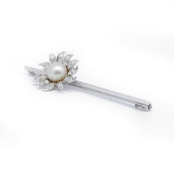 Broche fleur- Or, platine, perle et diamants