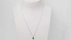 Collier pendentif en or blanc, émeraude et diamant