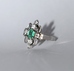 Bague Fleur Moderniste émeraude