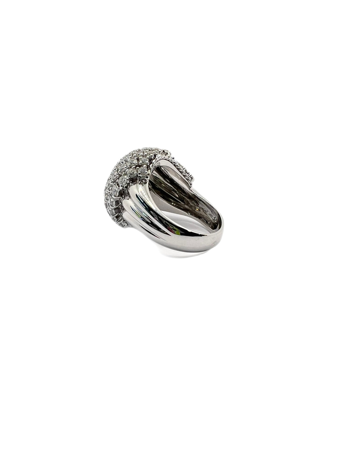 Bague Dôme en or blanc et diamants