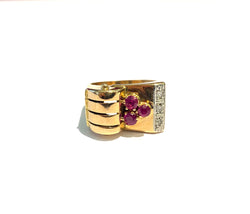 BAGUE CHEVALIER 40'S EN OR JAUNE AVEC DIAMANTS TAILLE BRILLANT ET PIERRES DE COULEUR