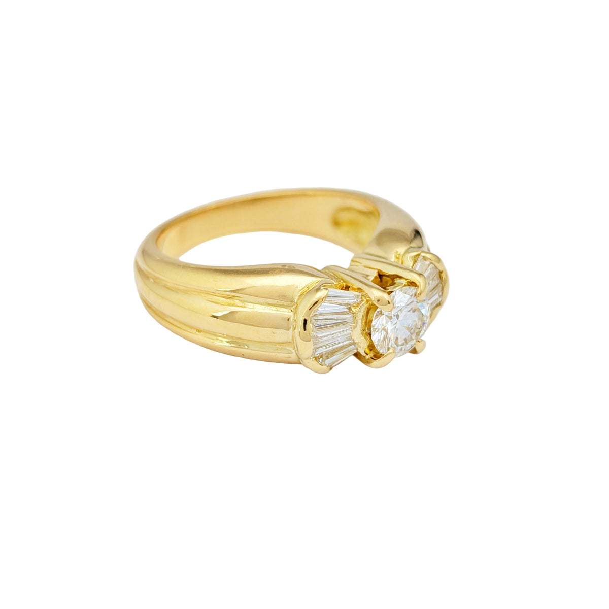 Bague en or jaune et diamants