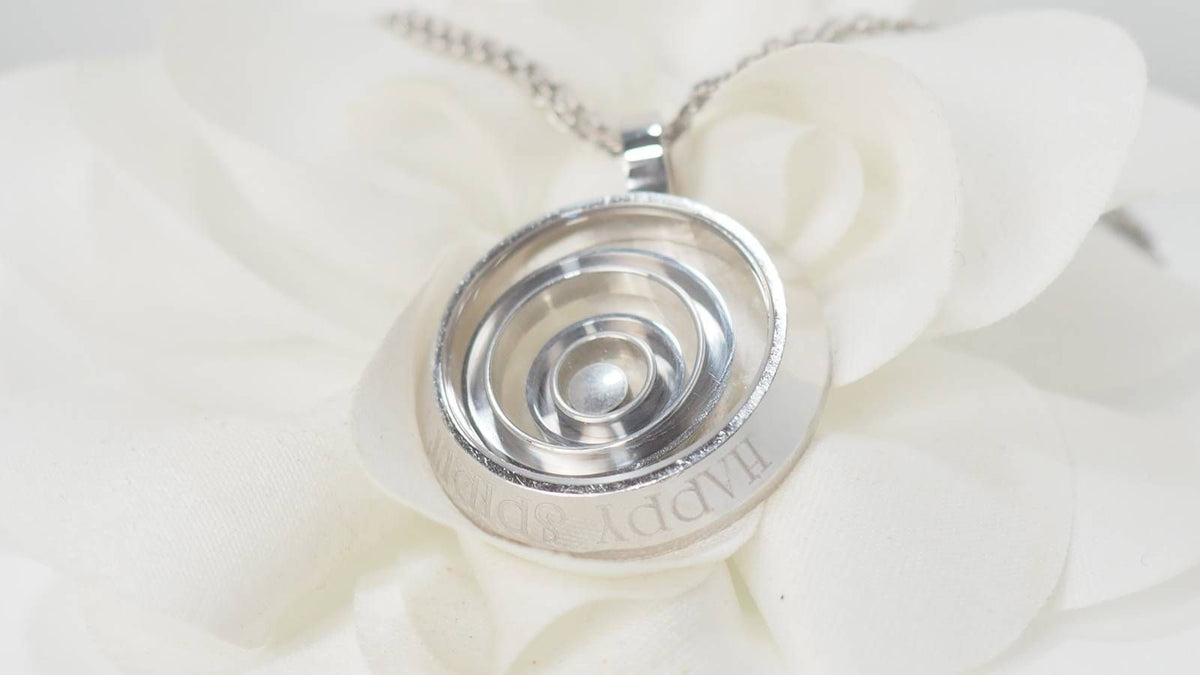 Collier Chopard Happy Spirit en or blanc et diamant