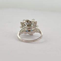 Bague Marguerite en or blanc, saphir et diamant