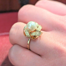 Bague or jaune et perle