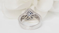 Bague en or blanc, saphir de Ceylan et diamants