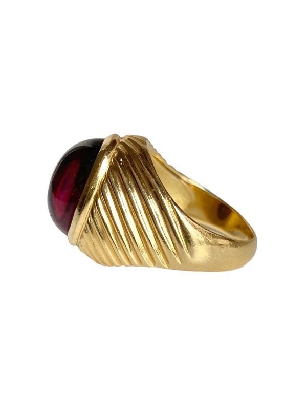 Bague, en or jaune 18k et grenat