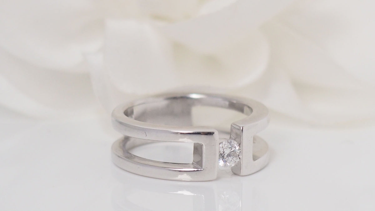 Bague en or blanc et diamant