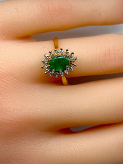 Bague marguerite en or 18 carats en émeraude et diamants