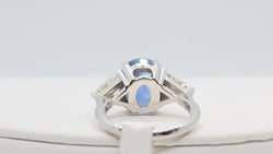 Bague en or blanc saphir de Ceylan et diamants