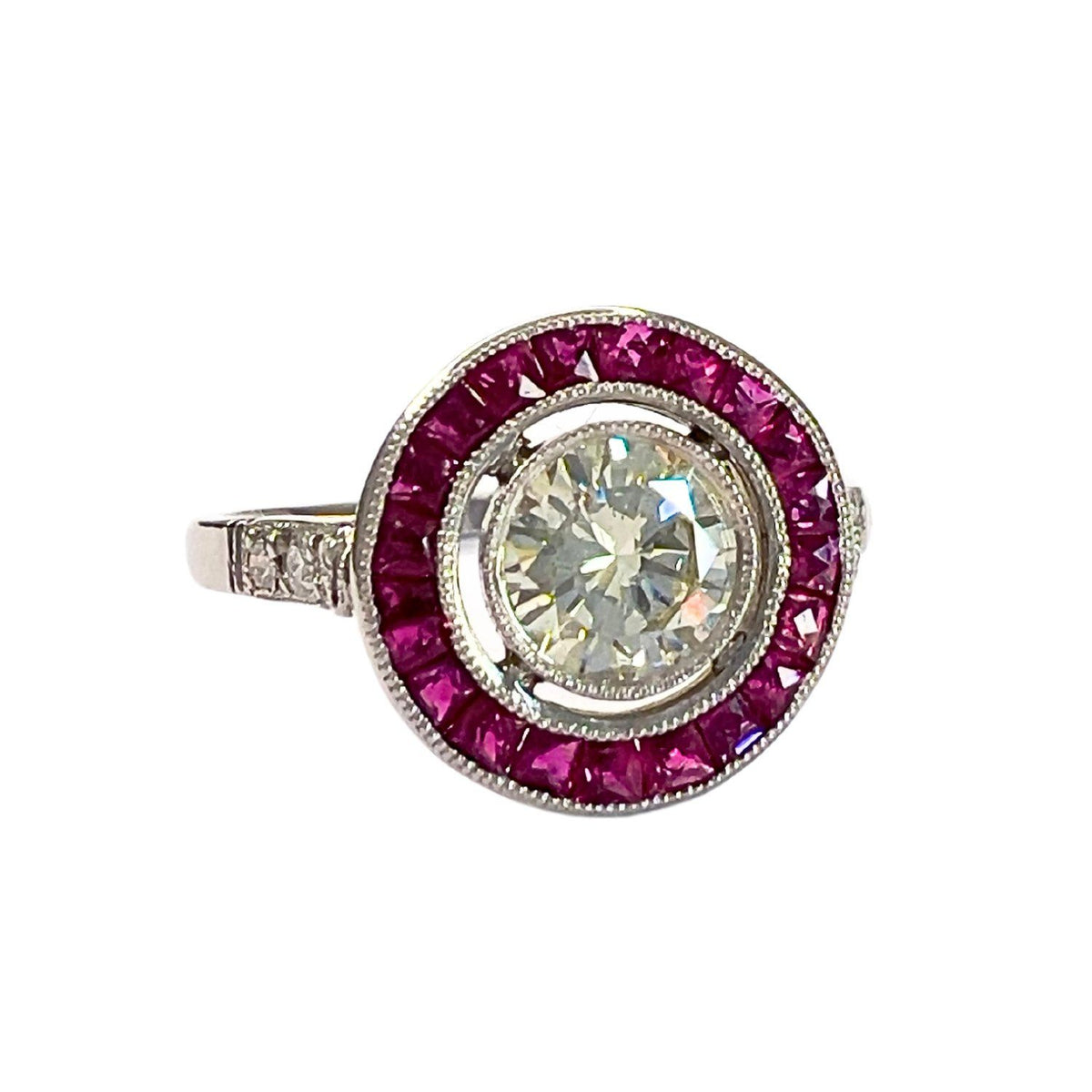 SORTIJA ESTILO ART DECO de PLATINO 950 kts con DIAMANTES y RUBIES