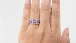 Bague bandeau en or blanc, topazes roses et diamants