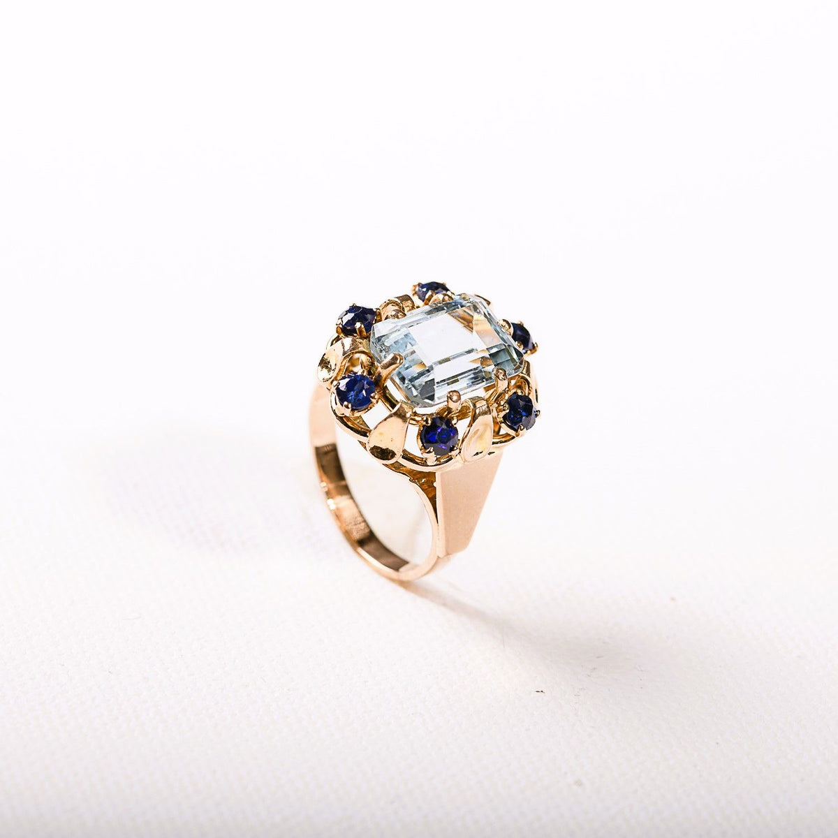 Bague Cocktail en or rose, saphirs et aigue-marine