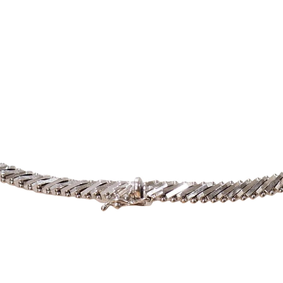 Collier de luxe en or blanc et diamants