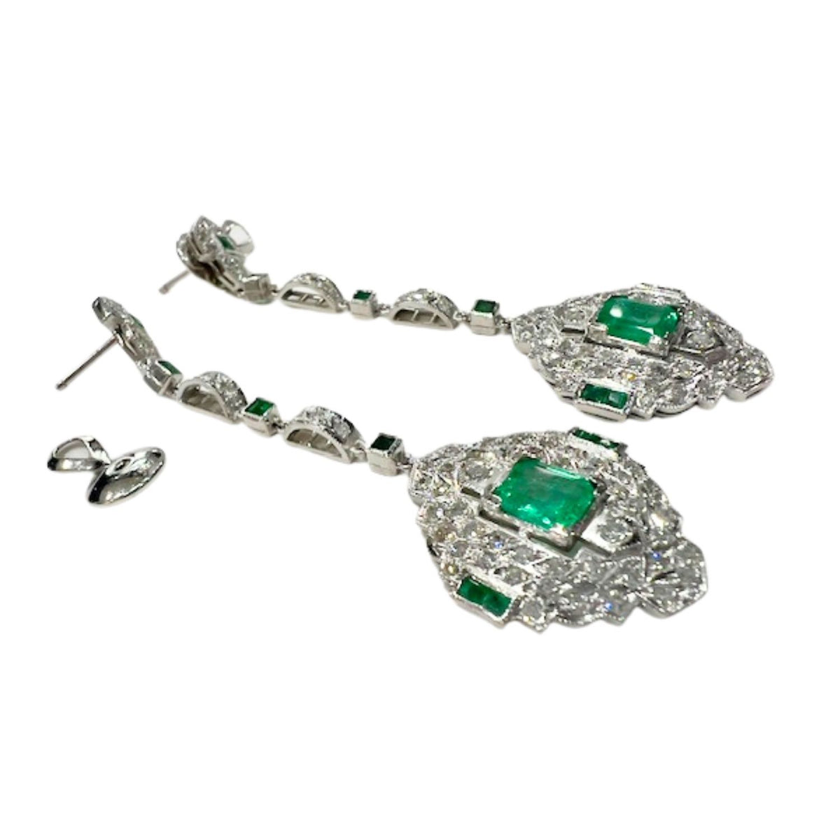 PENDIENTES ESTILO ART DECO de PLATINO con DIAMANTES y ESMERALDAS