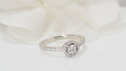 Bague solitaire Messika en or blanc et diamants