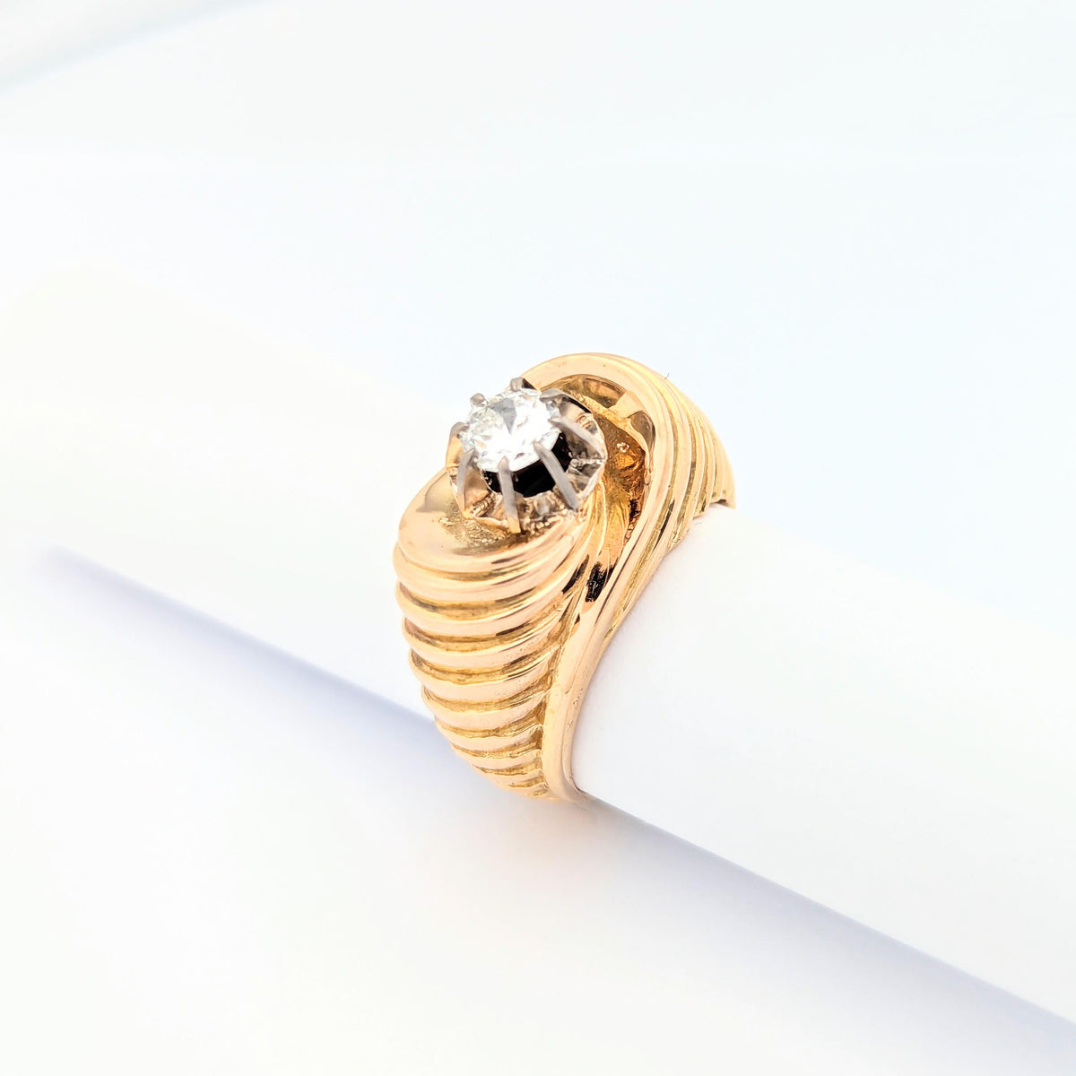 Bague en or jaune et diamant