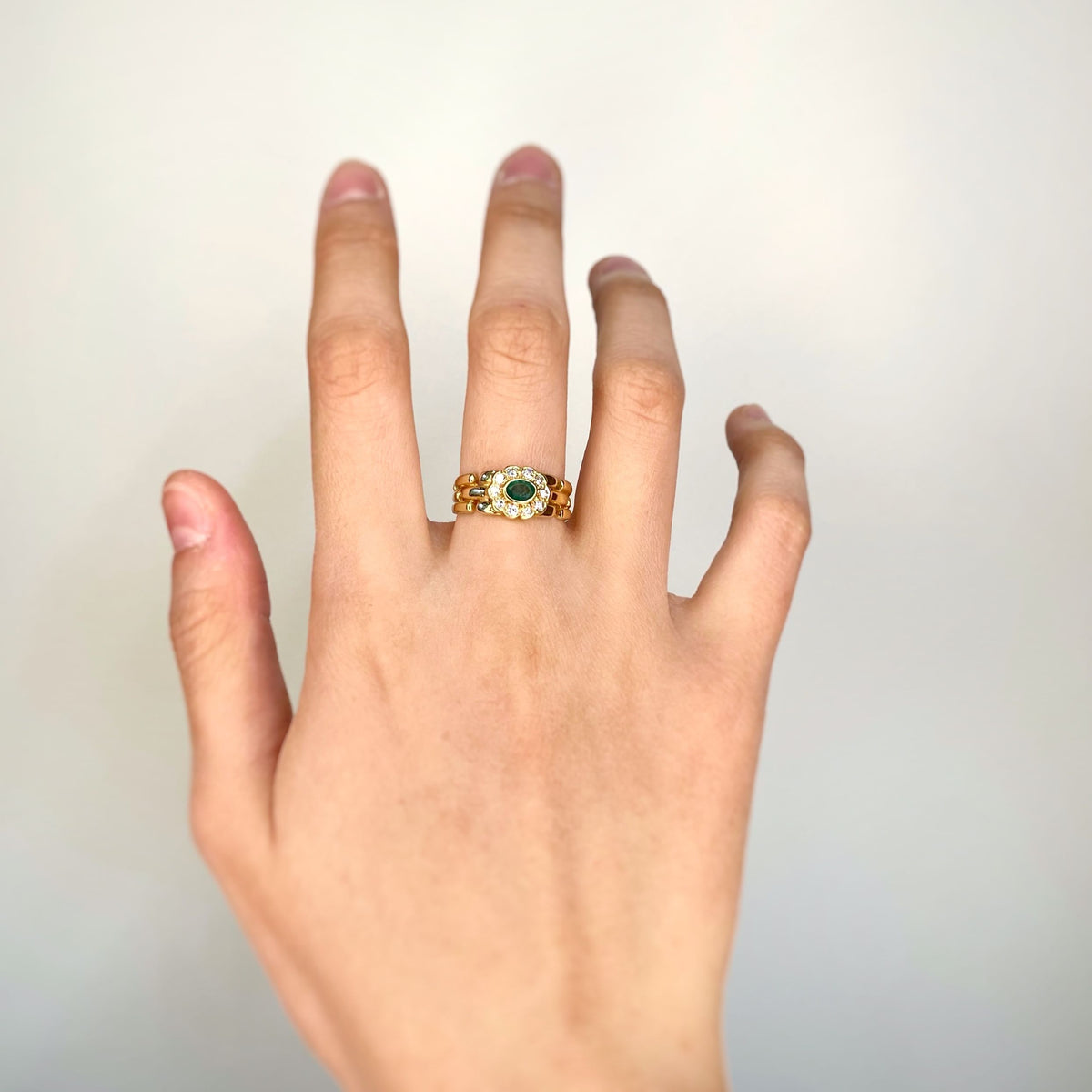 Bague rétro en or, émeraude et diamants