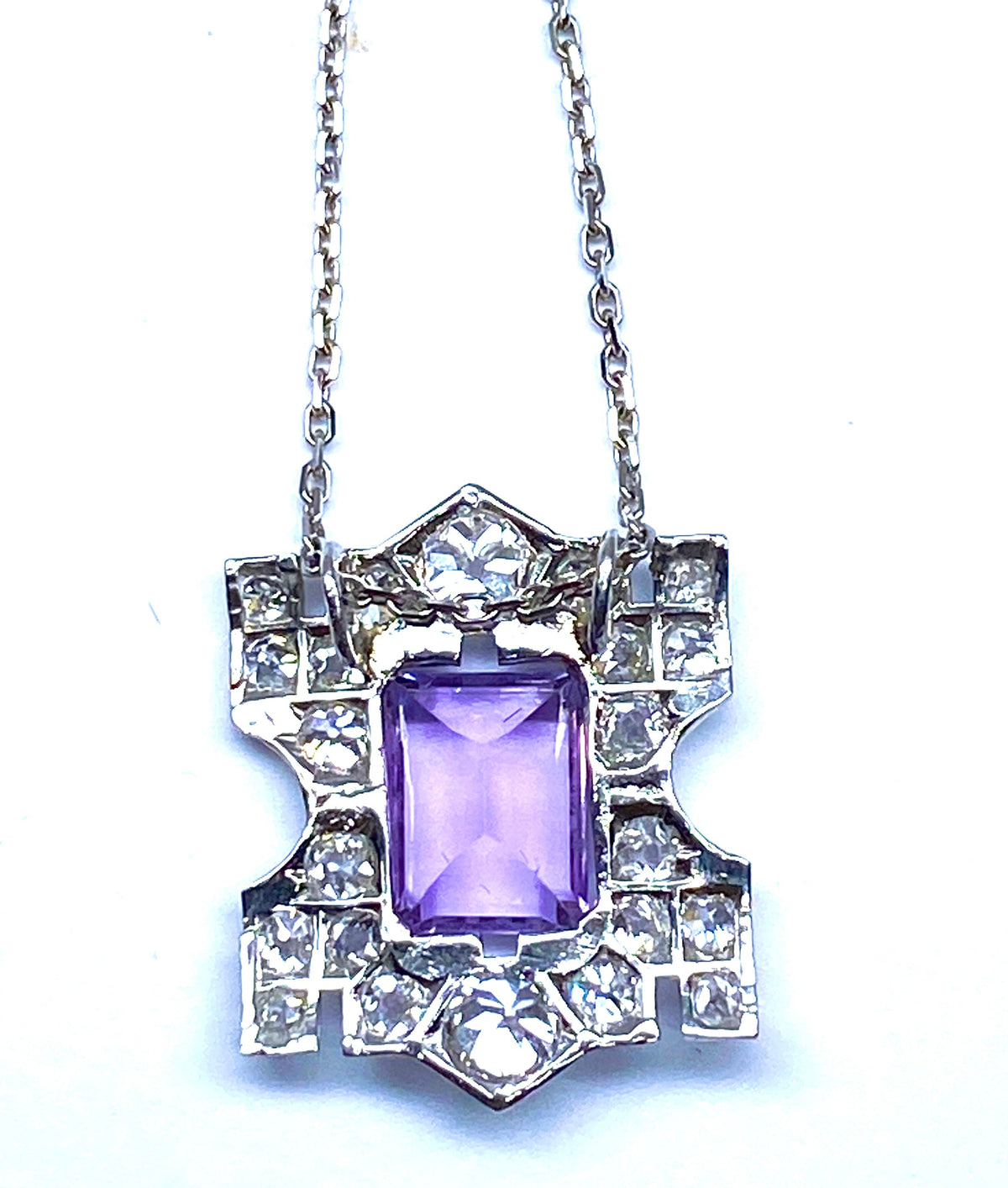 Pendentif en platine : améthyste et diamants