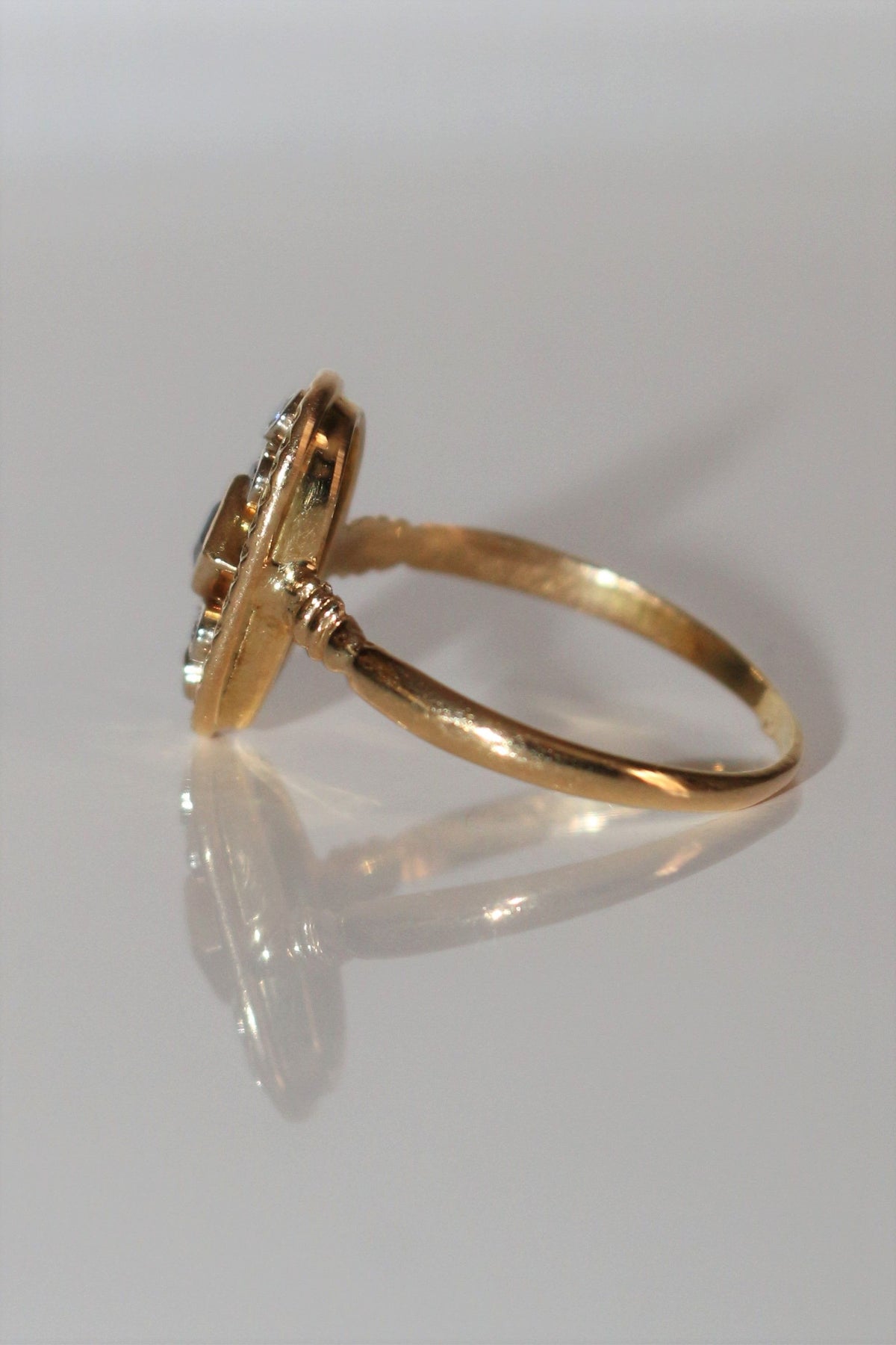 Bague Ovale Ajouré Saphir