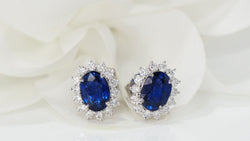 Boucles d'oreilles marguerite en or blanc Saphirs et diamants