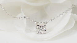 Collier Dinh Van Le Cube diamant en or blanc et diamant