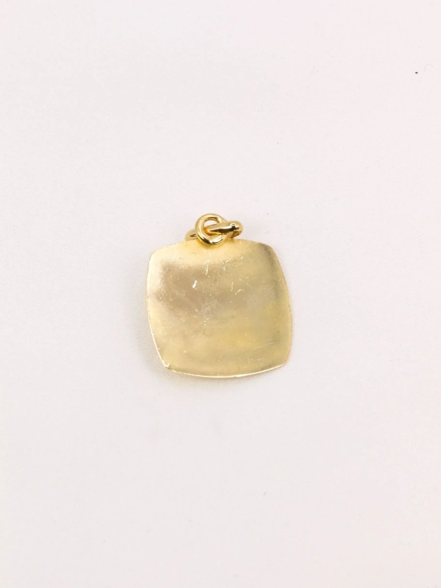 Médaille amour Augis carrée Plus qu'hier moins que demain or jaune diamant rubis - Castafiore