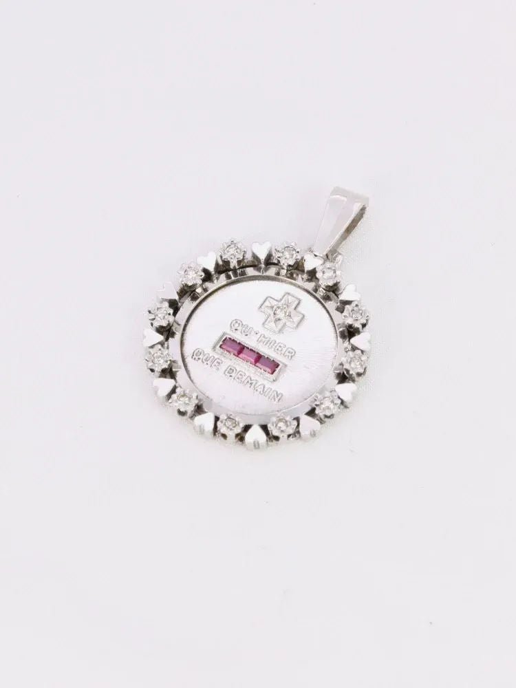 Médaille amour Augis entourage coeurs diamants Plus qu'hier moins que demain or blanc rubis - Castafiore