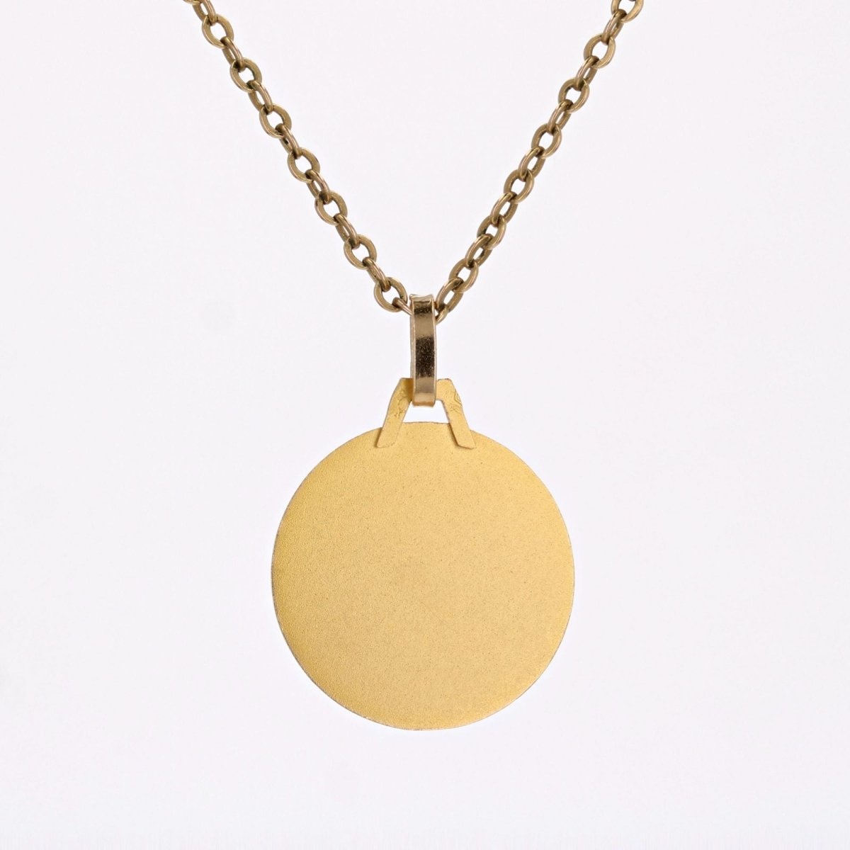 Médaille AP Vierge en prière en or jaune - Castafiore