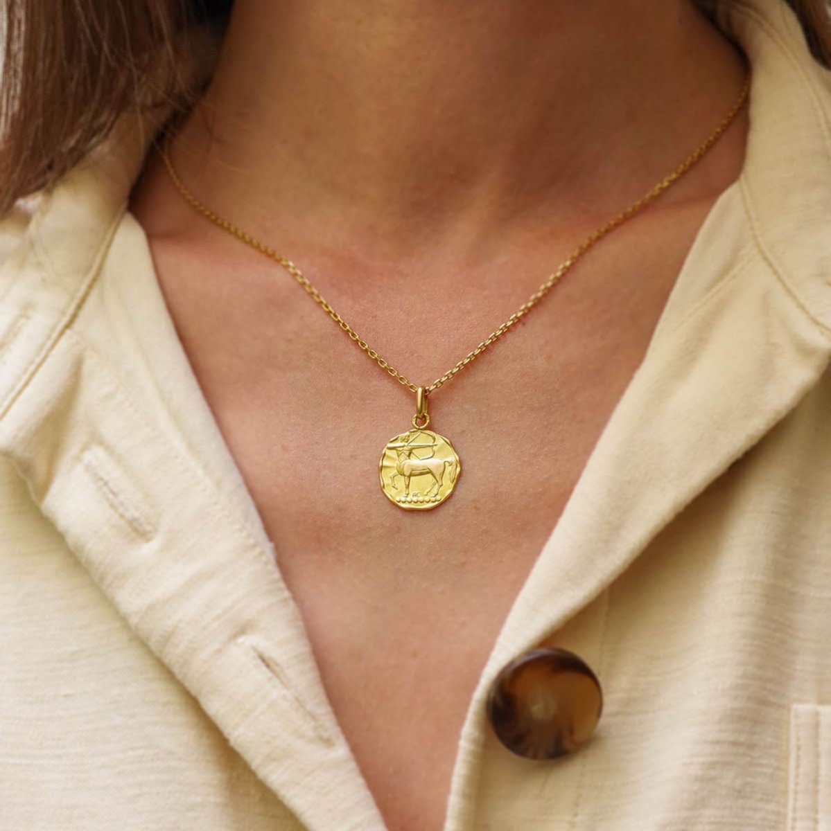 Médaille AUGIS "astrologique sagittaire" en or jaune - Castafiore