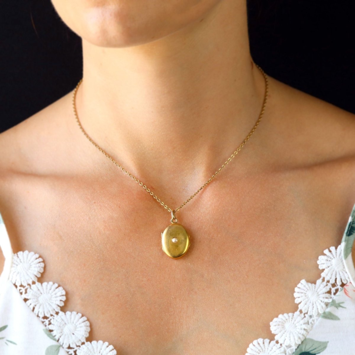 Médaillon en or jaune et perle - Castafiore