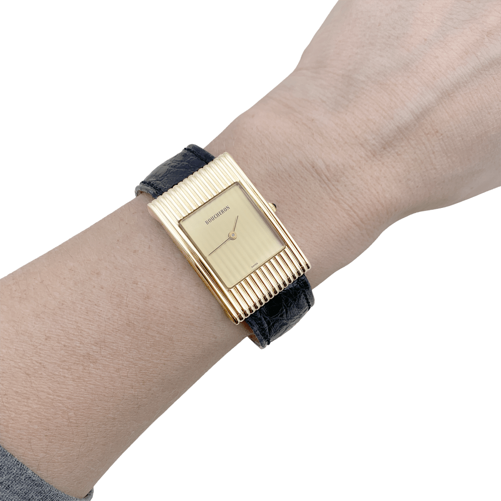 Montre BOUCHERON "Reflet" en or jaune et cuir - Castafiore