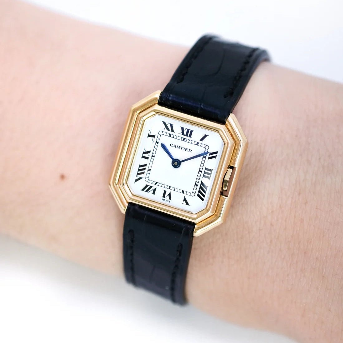 Montre CARTIER "Ceinture" PM en or jaune et cuir - Castafiore