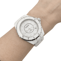 Montre CHANEL "J12" en céramique, acier et diamants - Castafiore