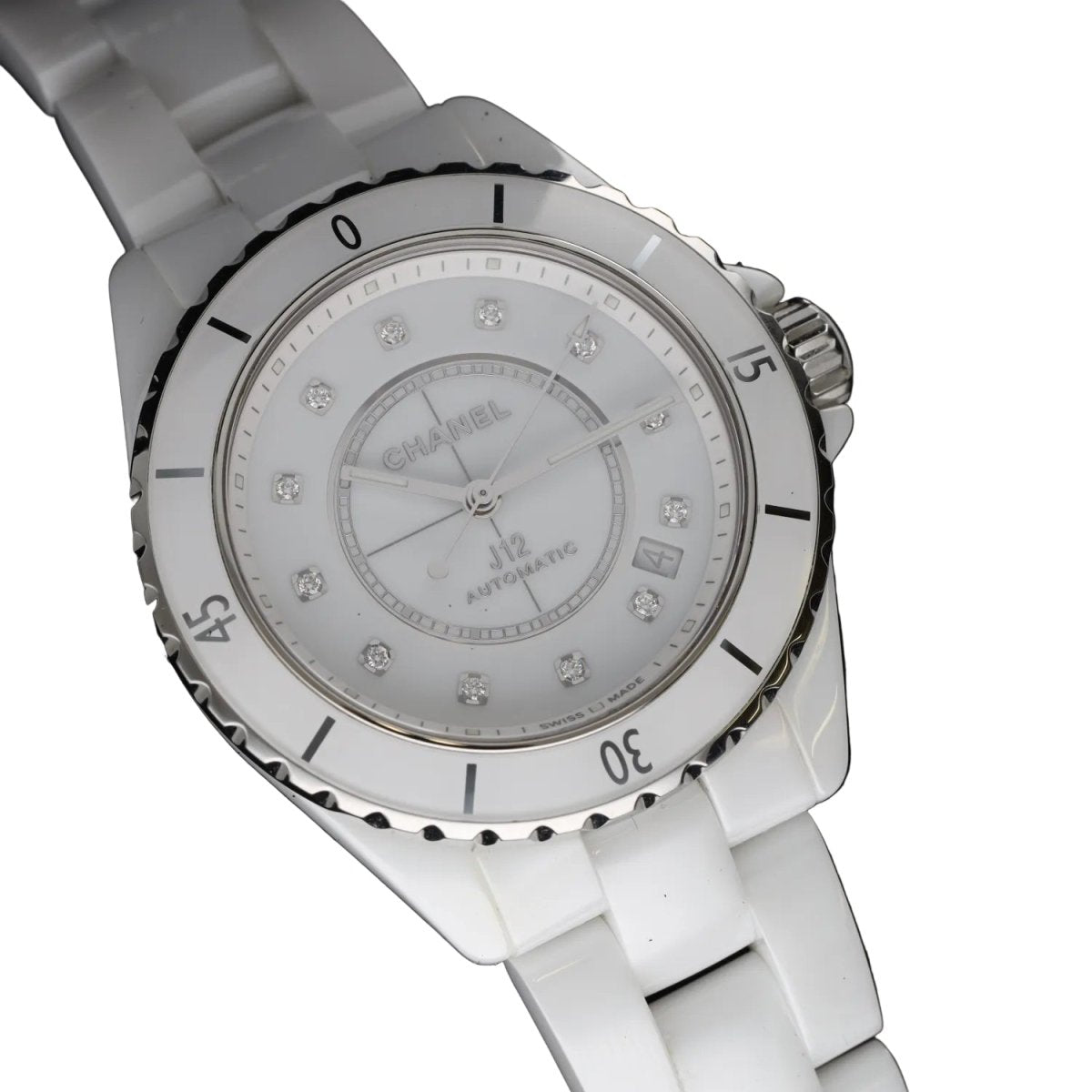 Montre CHANEL "J12" en céramique et diamants - Castafiore