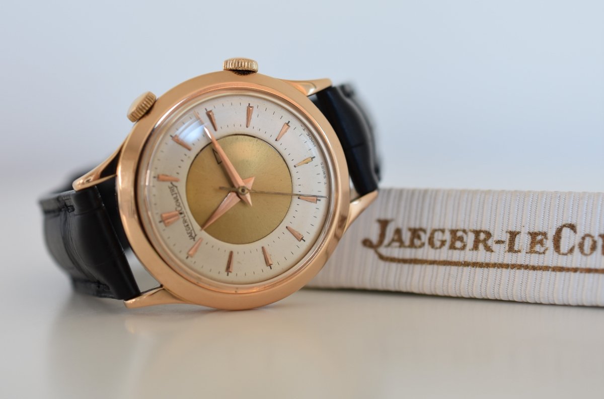 Montre JAEGER - LECOULTRE "Memovox" en or rose et cuir - Castafiore