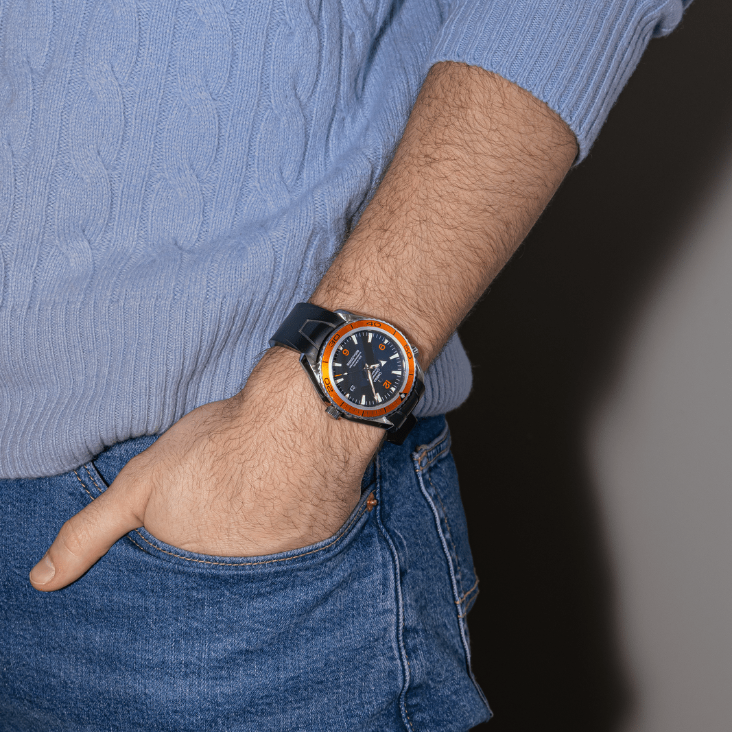 Montre OMEGA "Seamaster Planet Ocean" en acier - Castafiore